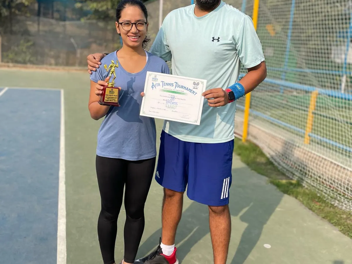 We are incredibly proud of our player Arsheen Sappal, seen here after winning the Girls Under-18 title at an AITA CS-7 tournament. Our high-performance program is designed to equip senior players with the technical skill and mental fortitude needed to succeed on the national tennis circuit.