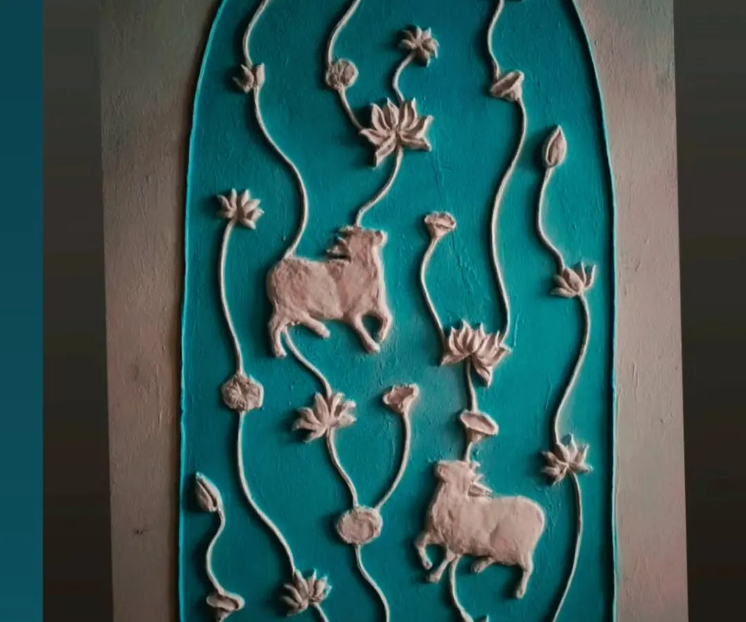 A finished Pichwai 3D relief panel for a temple setup. I love how the sacred cows and lotuses pop out from the beautiful blue background. Creating these pieces for a sacred space is a blessing for me. 🙏