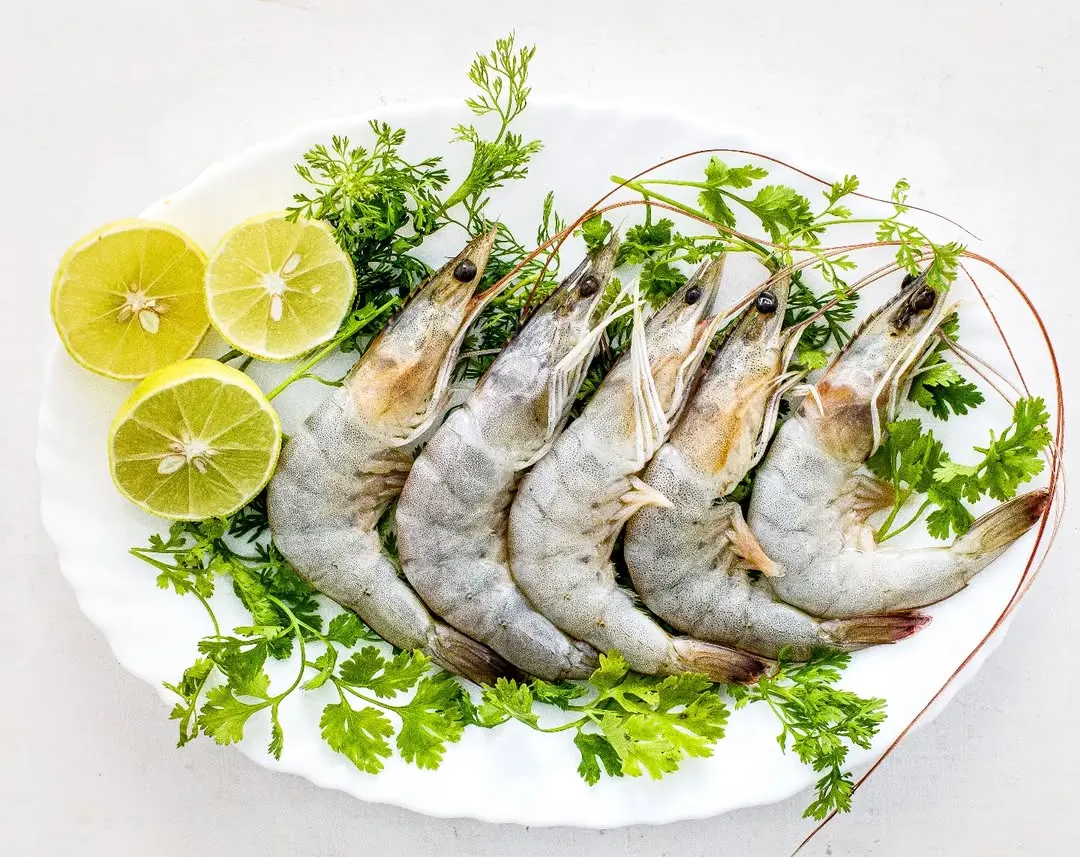 Making raw food look this fresh and appealing is a challenge I enjoy. Here, I used a bright and clean lighting setup to showcase these beautiful raw shrimp, garnished with fresh cilantro and lemon. This high-key photography style is perfect for e-commerce brands and restaurant menus that need to convey freshness and quality.