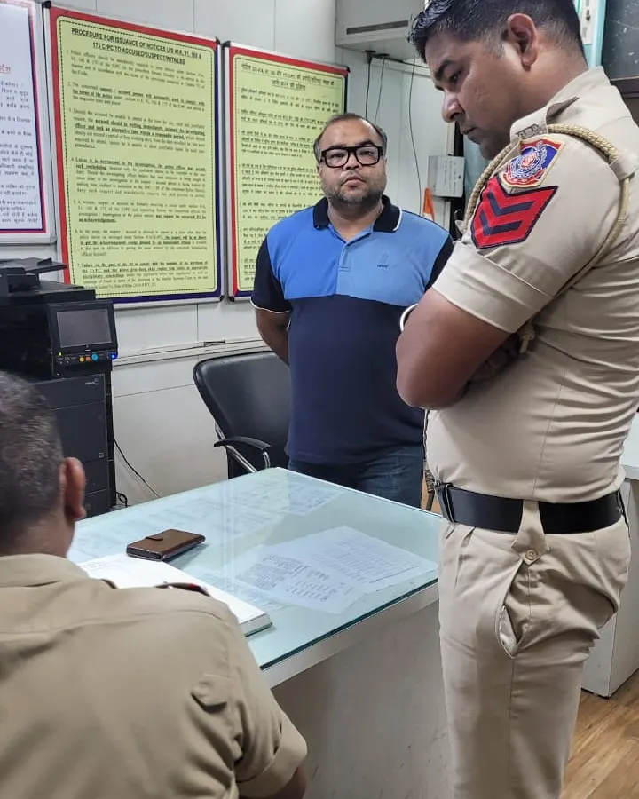 We do not back down. Following the assault in Paschim Vihar, we ensured the assaulter was brought to the police station. We provide complete animal feeder harassment support, from the moment of the incident to legal proceedings.