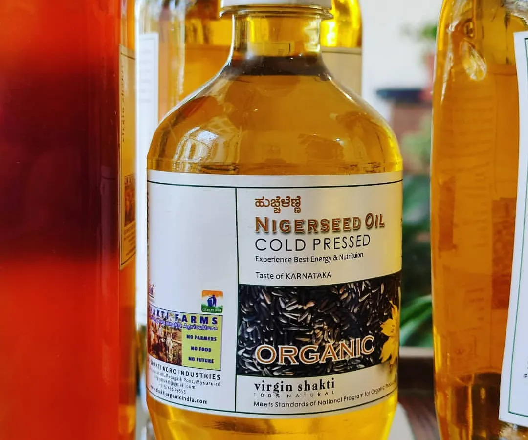 My cold-pressed Nigerseed oil is made to preserve all its natural nutrients. This organic oil is a taste of Karnataka, perfect for healthy cooking and bringing a traditional flavor to your meals.