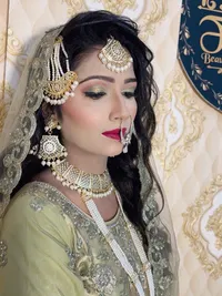 Makeup, Hair & Beauty Academy
