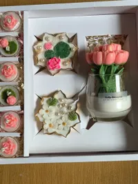 Artisanal & Decorative Scented Candles