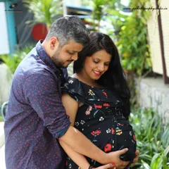 The journey to parenthood is a special chapter worth remembering. We specialize in outdoor maternity photoshoots in Bangalore, finding beautiful natural light to create warm and intimate portraits like this one.