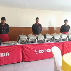A full buffet setup that also includes a live chaat counter, offering guests the best of both worlds.