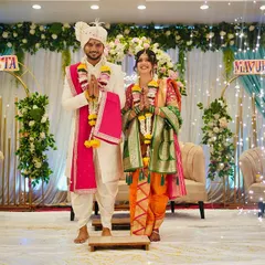 A grand stage moment for this Maharashtrian couple. I ensured both bride and groom were picture-perfect for their wedding ceremony.