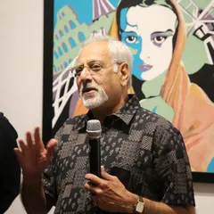 Speaking at the 'Pseudorealism & the Evolution of Art' exhibition at Dwija Art Gallery. Engaging in these conversations with artists and curators is essential to staying at the forefront of the art world and bringing the best insights to my clients.