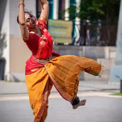 Taking Bharatanatyam beyond the traditional stage into the open air. This moment of abandon, performing an Abhanga from Marathi poetry in London, shows how art can connect with us anywhere, transforming a public square into a sacred space.