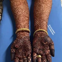 The result after two days. I make my own 100% natural henna paste, and this is the deep, rich 'rang' you can expect. Proper aftercare, which I'll guide you on, helps achieve this beautiful, long-lasting bridal stain.