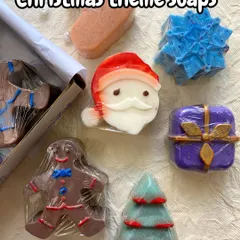 A closer look at the Christmas theme soaps. These are perfect for secret Santa gifts, stocking stuffers, or just to add some festive cheer to your bathroom.