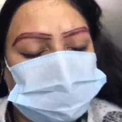 This is a crucial step in the eyebrow microblading process. Before the procedure, we carefully map and outline the desired shape to ensure the final result is symmetrical and perfectly suited to your facial features.