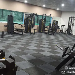 We offer a full range of free weights, including dumbbells and barbells, for players looking to build explosive power and muscular strength. Proper strength training is a key component of our athletic development program.