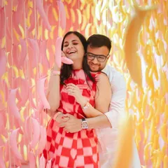 A candid shot of pure laughter in the banana room at the Museum of Ice Cream. This image perfectly captures the fun, quirky, and unposed moments we love to create with our couples.