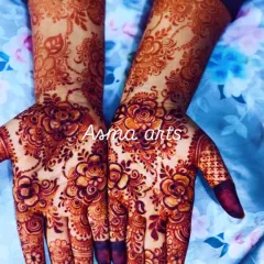 This is the beautiful dark stain you get from my 100% natural henna. I don't use any chemicals, so the deep, rich color is completely real and safe for your skin.