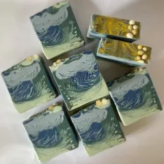 Our Mistletoe Cold Process Soap is a Christmas dream. Made with nourishing Hemp Seed oil and Sal Butter, its cool blue and green hues and fresh juniper berry scent evoke a serene winter wonderland.