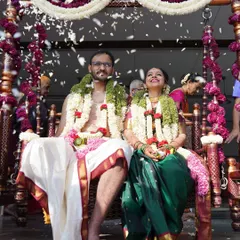 The oonjal (swing) ceremony is filled with so much joy. I love seeing my brides, like this happy Iyer bride, enjoying these beautiful traditions without worrying about their makeup.