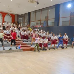 Another angle from a fun-filled school session. My workshops for schools are designed to be inclusive, energetic, and a great team-building activity for the kids.
