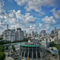 This aerial photo documents the construction of the Dadar viewing deck. It's a prime example of using drone photography for monitoring progress on public infrastructure projects, showing the structural framework and worksite.