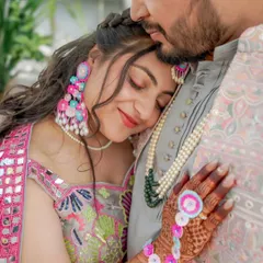 The quiet moments in between the chaos are often the most powerful. Here, I captured a bride finding a moment of peace and affection with her partner during their Mehendi ceremony. It’s this gentle, unspoken connection that I aim to preserve forever.