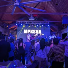 The crowd dancing and having a great time at our show for the Karnataka Golf Association. This is what it's all about, creating a fun pop and disco night that gets everyone on their feet.