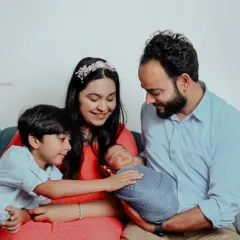 Your family's story begins here. I love capturing these first introductions, the gentle touch of a big brother, and the overwhelming love that fills the room when you're all together.