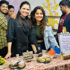 An appreciation post for my incredible support system. I was so happy to have my friends and family with me at this food exhibition, where my Korean Garlic Bun won the Best Product award!