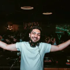 This is my signature pose when the vibe is just right. Arms open wide, embracing the energy of the crowd. This is what I mean when I say, "Ve alag hi taur hundi saadi!"