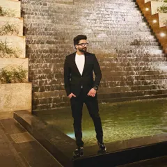 For corporate galas and elegant cocktail nights, the look is just as important as the sound. I ensure my presence complements the sophistication of your event.