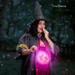 Expecto baby! We believe your maternity shoot should be as unique as you are. We had so much fun bringing this magical Harry Potter themed pregnancy announcement to life with a little sparkle and a lot of love.