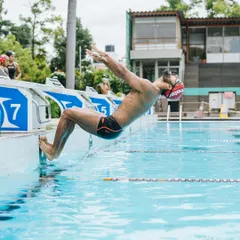 The backstroke start is a blend of explosive power and perfect form. We train our athletes to master every technical detail, turning each start into a race-winning advantage.