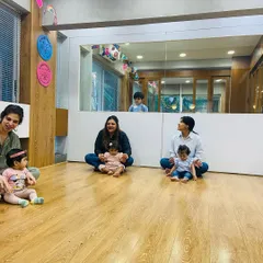 Here is a sneak peek into our parent-toddler class. It's a relaxed, welcoming space where families can just be together, enjoying the music and each other's company.
