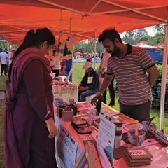 Our co-founder Vaibhav explaining the details of our recycled plastic products to an interested visitor. We hope to see this enthusiasm for sustainability continue to grow.