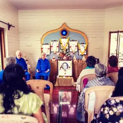 Join our satsang, a gathering in truth. Here, our spiritual directors Nayaswami Jyotish and Devi share wisdom from our masters with a community of devotees at our Bangalore retreat.