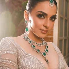 This is the level of high-end bridal glam we teach. Here, you will master techniques like creating dramatic smokey eyes with a flawless, radiant base, perfect for a sangeet or reception look.
