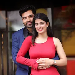 A vibrant and classic outdoor portrait of a couple. We are experienced in finding the best light and backdrops for stunning shots.