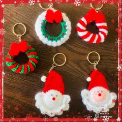 These Christmas-themed keychains, featuring wreaths and Santa faces, are perfect for adding to gift hampers or as small, festive presents.