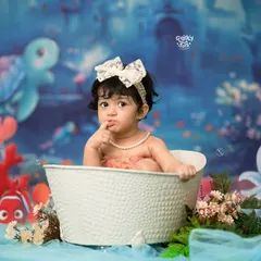 Splish, splash, it's mermaid magic in the bath! This underwater fantasy theme, with friendly sea creatures and bubbles, is perfect for a little dreamer.