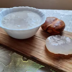 The star ingredient of my Cooling Ice Apple soap is the fruit itself, also known as Tadgola. I puree the fresh, jelly-like pulp to add its natural, cooling properties directly into the soap.