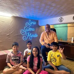 Our teacher with a group of young, enthusiastic students at our studio. We foster a friendly and respectful atmosphere in all our batches.