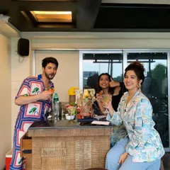 Here’s a look at our mobile bar set up for a Sunday Brunch with Rohit Saraf and Prajakta Koli. I can bring this entire professional setup to your home, making your party feel like an exclusive event.