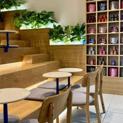 This was our first project developing a spatial language for an e-commerce brand. We designed the Beanly cafe to be vibrant and approachable, using a simple material palette to let the brand's electric blue color and dynamic energy shine through.