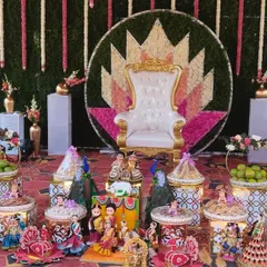 This is an example of a grand platter display I created for a large celebration. I coordinate everything to match the main stage decor, ensuring the entire setup looks rich and cohesive.