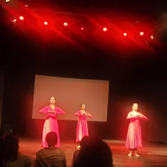 A performance of a Tarana by the disciples of Aditi Mangaldas, part of the 'LEGENDS' session. Curating is about creating a complete, satisfying experience for the audience.
