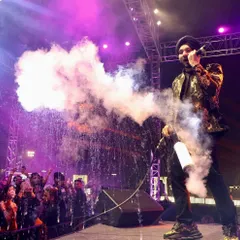 The energy of a live performance is everything. We amplify the excitement with special effects like CO2 blasts and confetti showers, ensuring the artist's performance, like this one by Gurdeep Mehndi, becomes a high-impact, memorable moment for the audience.