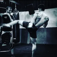 Power, precision, and technique. This is the result of relentless practice. I teach you how to channel your strength into effective kickboxing and Muay Thai strikes, turning your body into a weapon for fitness and self-defense.