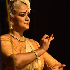 A close-up of a solo performance at Sreeramaswami temple, showcasing the detailed hand mudras and serene expression.