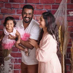 Family is everything. I aim to capture the natural smiles and loving glances that tell your family's unique story, creating a portrait that feels as warm and happy as the moment itself.