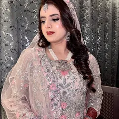 My beautiful no-filter bride. For her Walima, I created a soft and romantic look with a flawless base that enhanced her natural complexion. The focus is on clean, radiant skin.