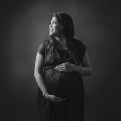 Bidding adieu to India, but not before capturing this stunning moment. This breathtaking black and white masterpiece highlights her radiant glow and ethereal beauty.