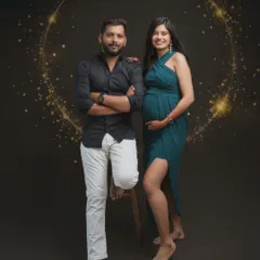 Here, I wanted to capture their strength and style as a couple. The pose is confident, the lighting is dramatic, and the golden halo adds a touch of magic, symbolizing the new life they are bringing into the world.